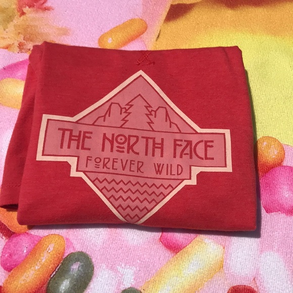 The North Face Woman’s medium 3|4 T-shirt - Picture 8 of 8